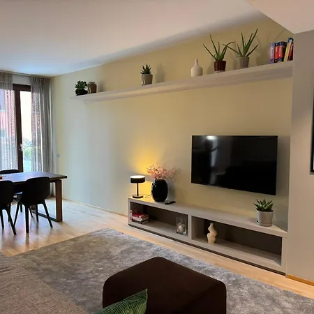 Lovely Loft & Flat شقة *